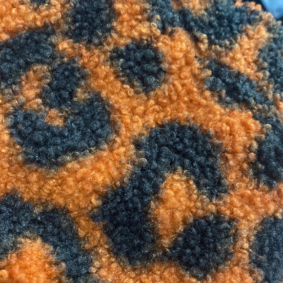 Loft 34 zip pull over hoodie, long sleeve, animal print Sherpa teddy si… - Picture 8 of 9